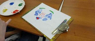 Could you create a painting… without using your hands?